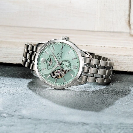 Orient Star Adds New Light Colours Reminiscent of Seaside to the Layered Skeleton